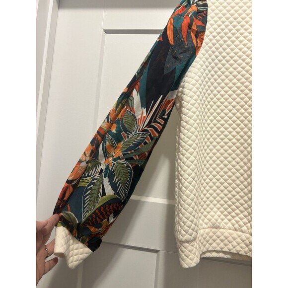 Fate Cream Quilted Crew Neck Sweatshirt Size Medium Preppy Floral Woven Sleeves - Picture 5 of 7